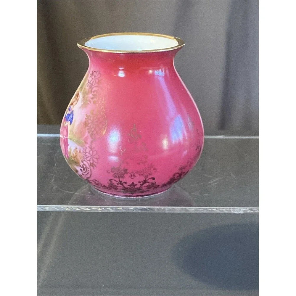 VINTAGE BAVARIAN MINIATURE VASE FRANCE COURTING COUPLE GOLD RIM 2.5”